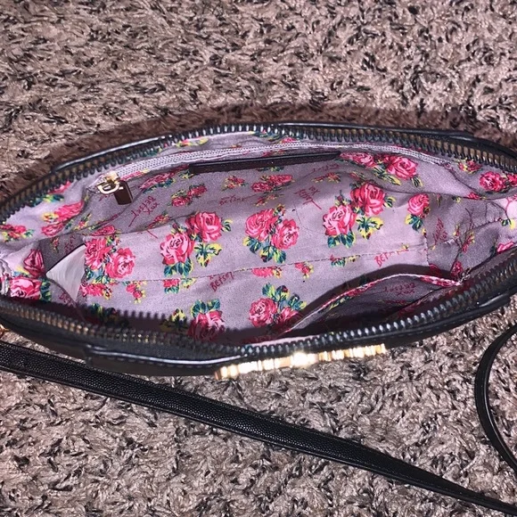 Betsey Johnson black crossbody purse, small, lightweight - Picture 2 of 2